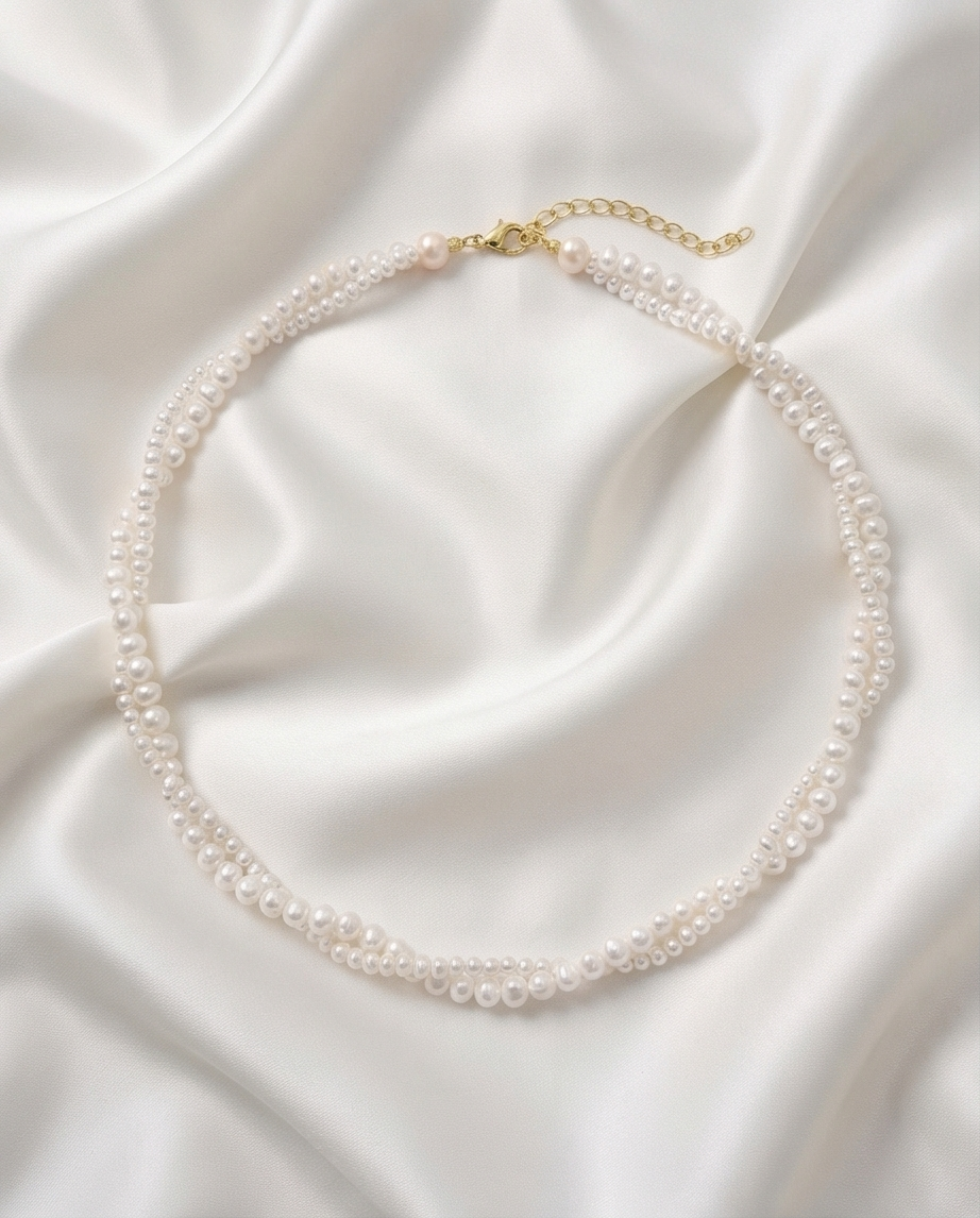 Classic pearl necklace