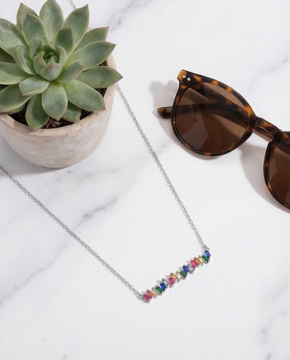 שרשרת כסף עדינה עם אבנים במולטיקולור