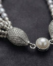 צמיד מפניה אפורה אב שורות