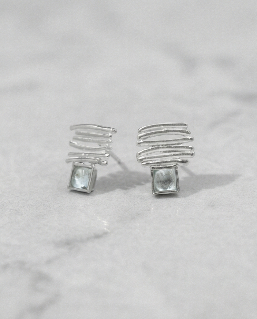 Silver earrings with aquamarine stone