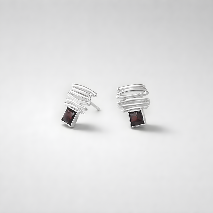 עגילי זהב לבן עם אבני גארנט