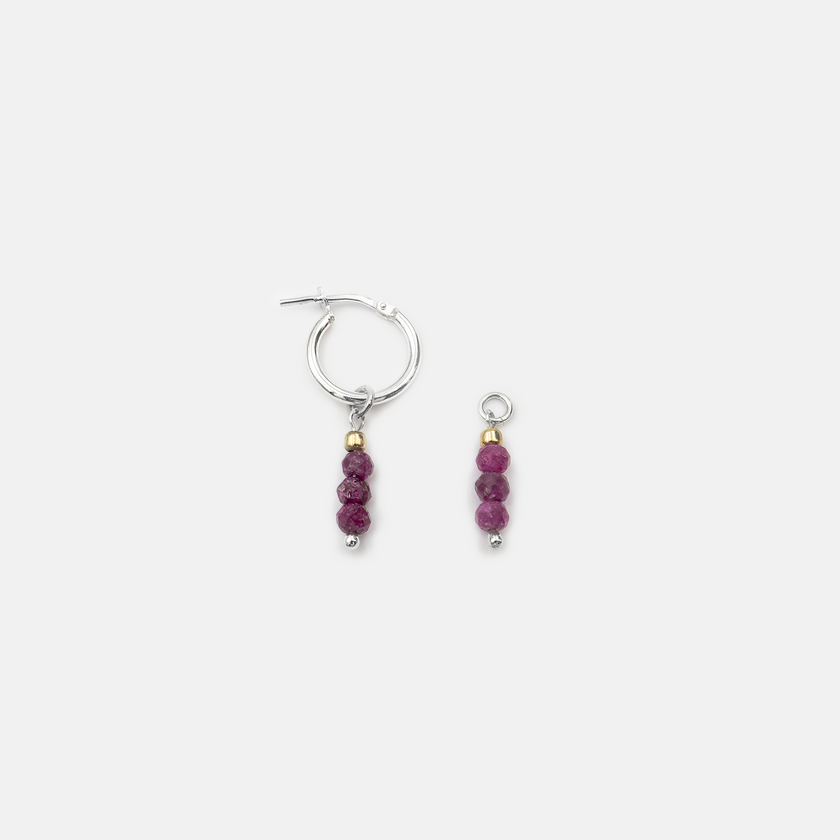 Ruby סט עגילים עם צ'ארמים רובי