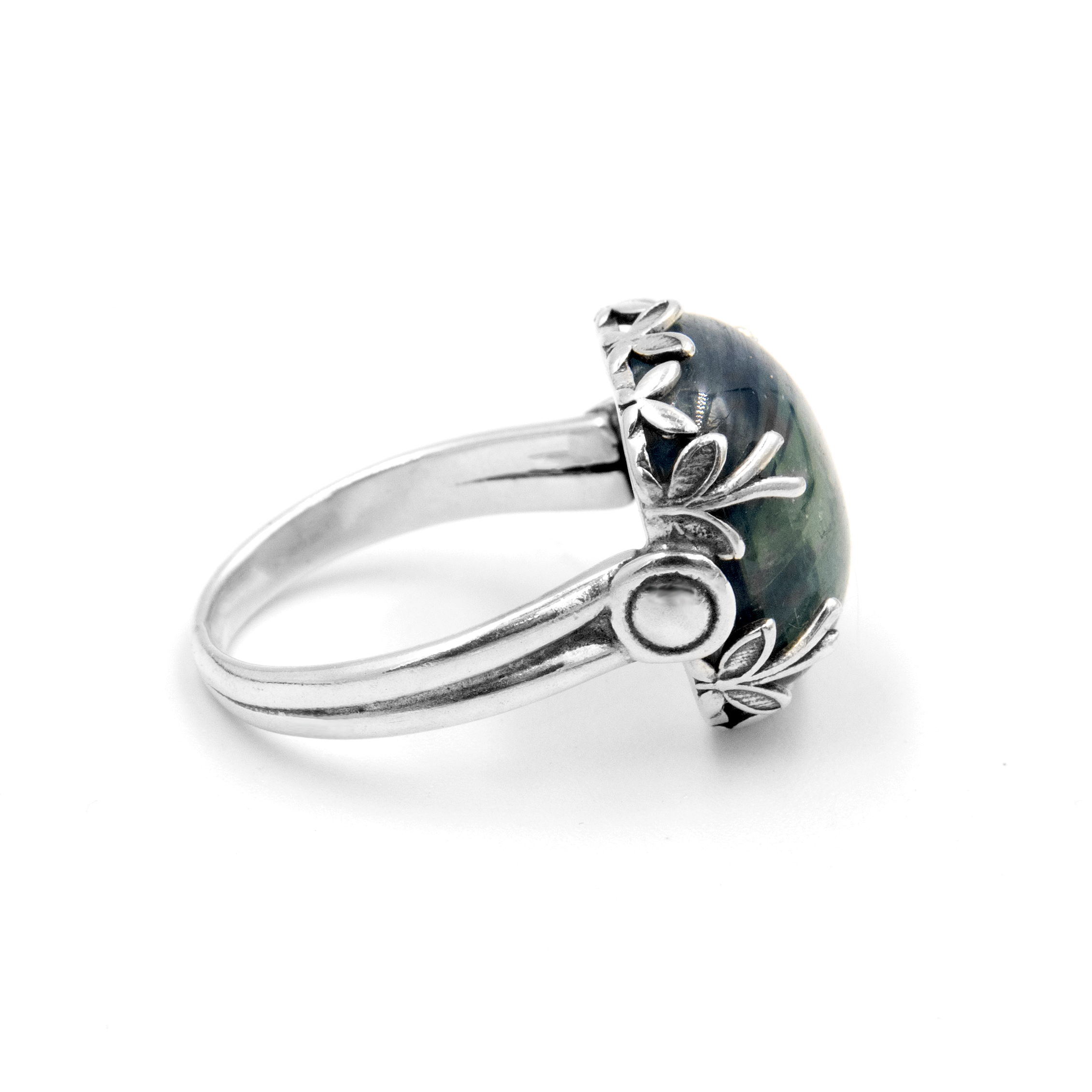 Silver ring with kyanite