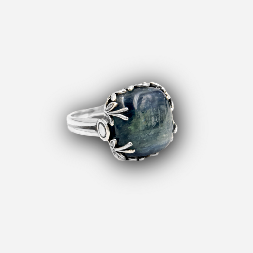 Silver ring with kyanite