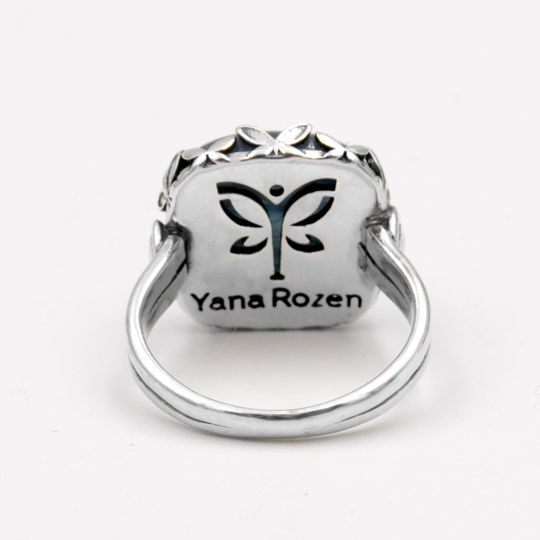 Silver ring with kyanite
