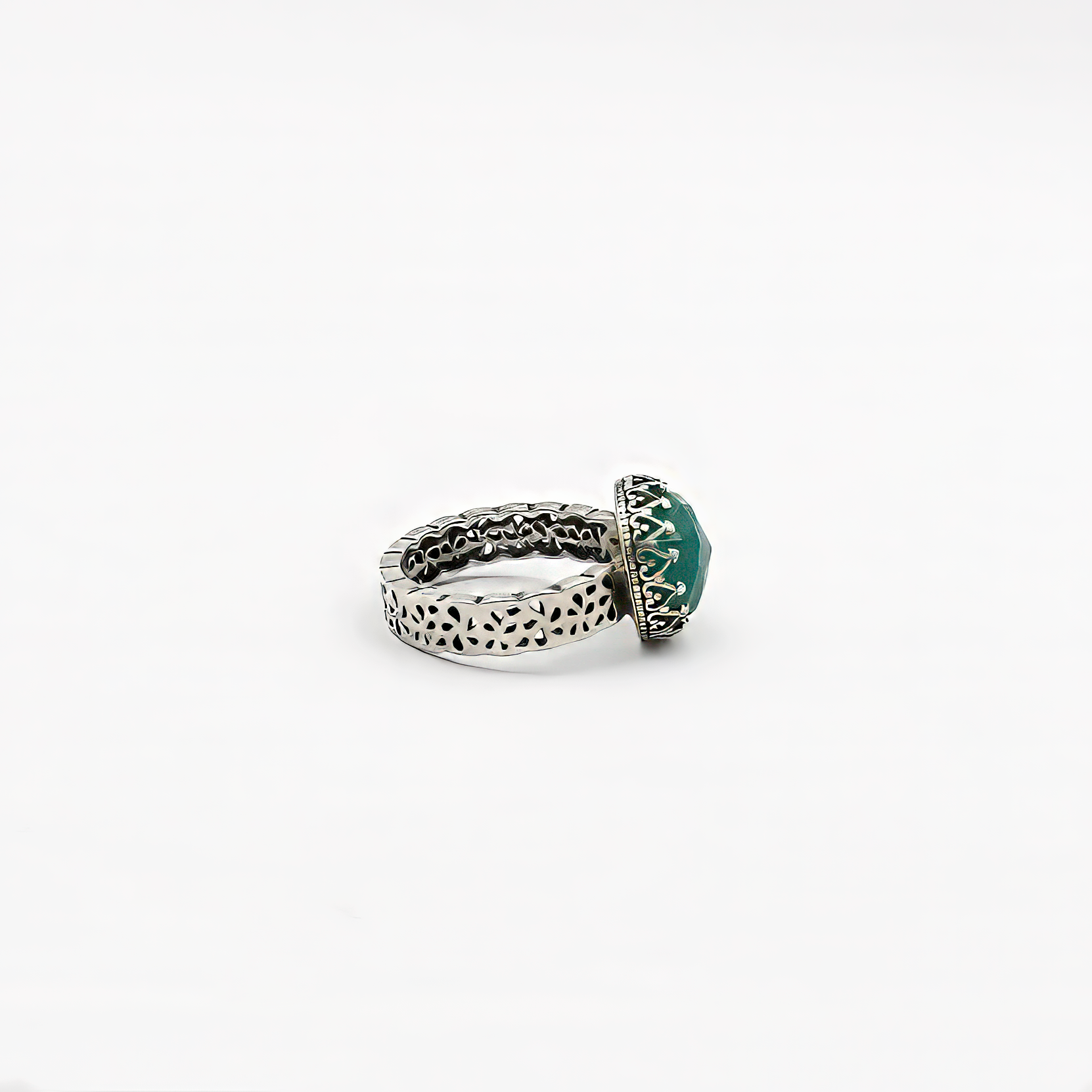 Silver ring with green agate stones